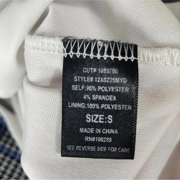 Trixxi Long Sleeve Houndstooth Romper  Size S - Picture 8 of 8